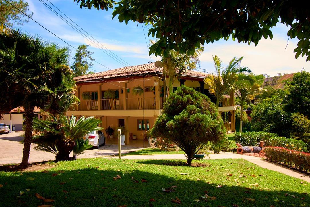 Mansion By Bernalo Hotels Guatapé Exterior foto