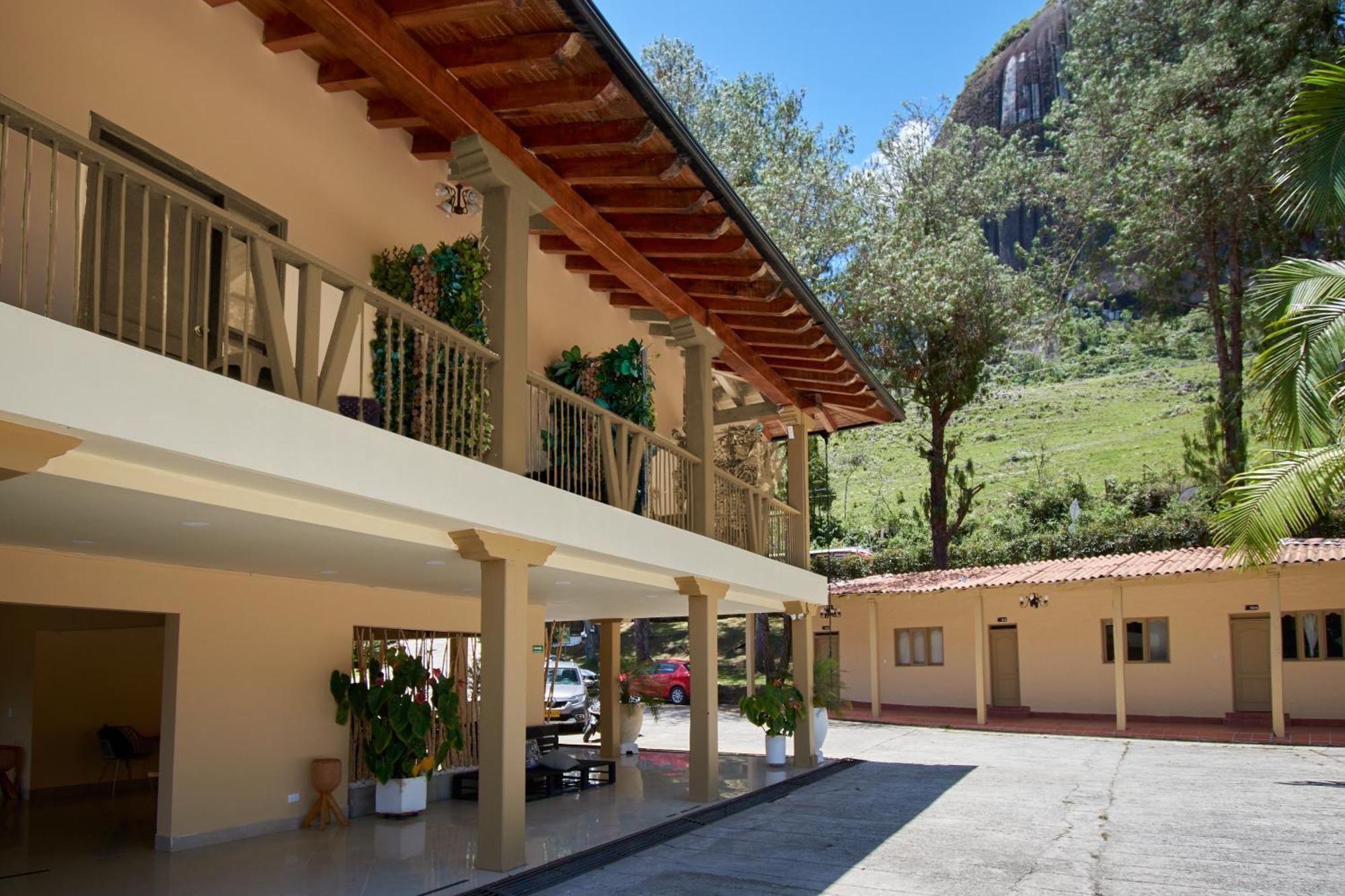 Mansion By Bernalo Hotels Guatapé Exterior foto