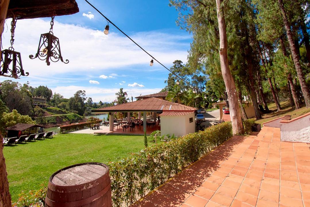 Mansion By Bernalo Hotels Guatapé Exterior foto