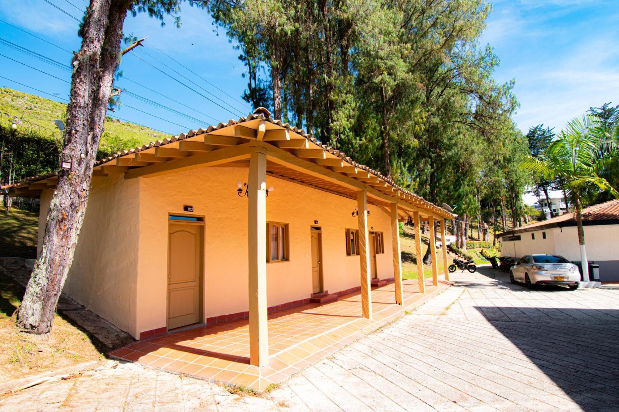 Mansion By Bernalo Hotels Guatapé Exterior foto